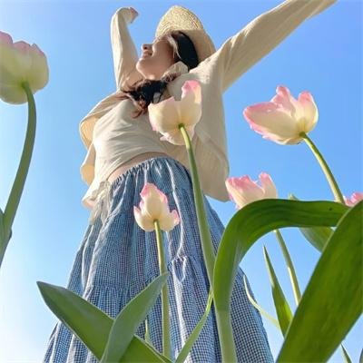 歌唱动荡的青春